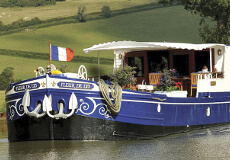 Belmond-fleur-de-lys-luxury-barge