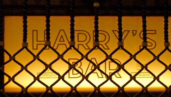 harry's-bar-window