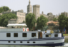 belmond-napoleon-luxury-barge