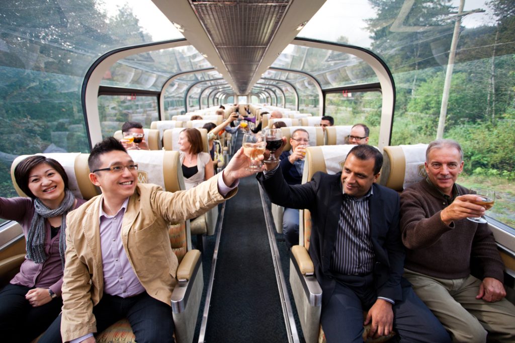 rocky-mountaineer-gold-leaf-carriage
