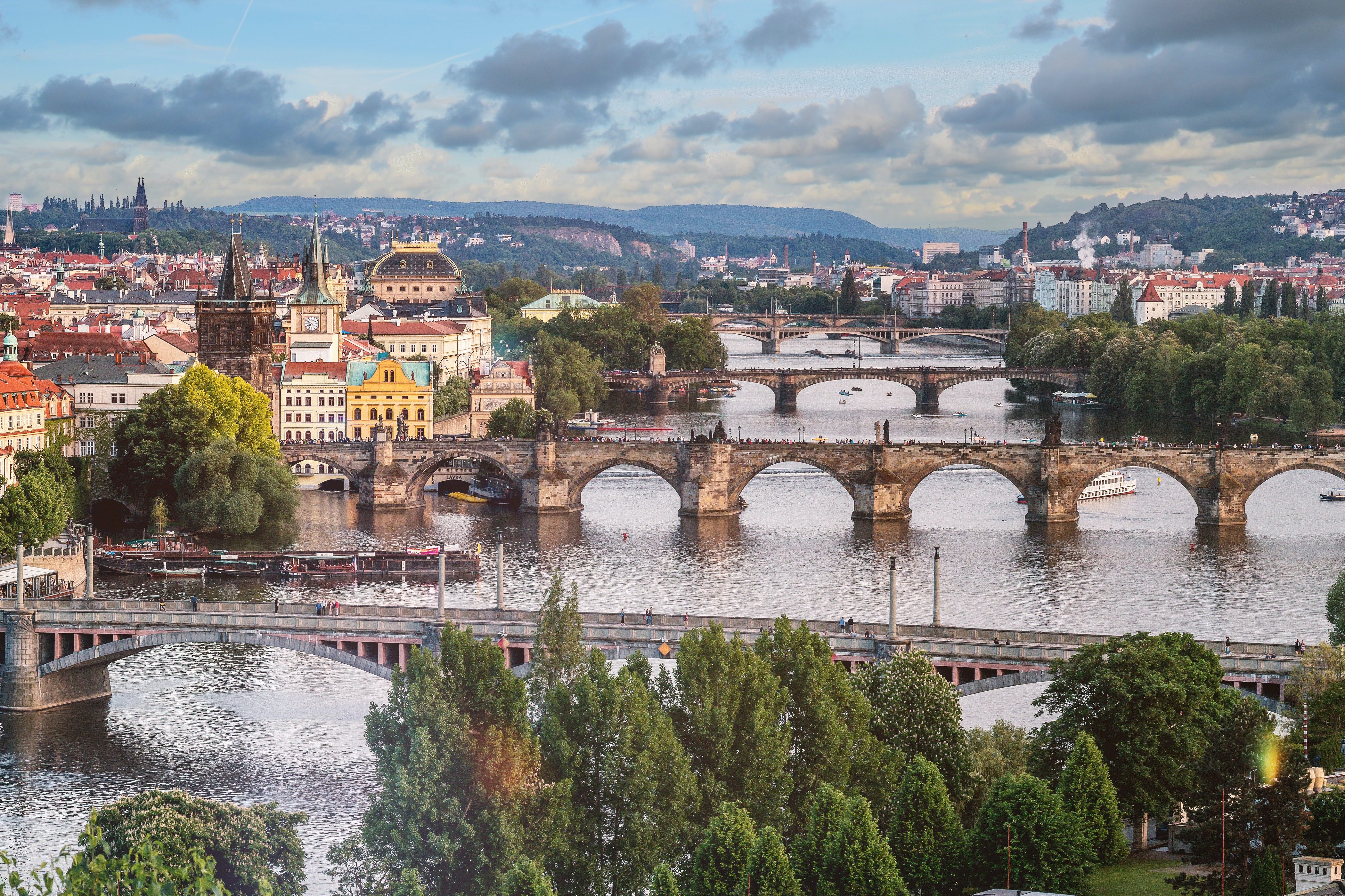 Prague luxury city extension