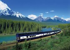 luxury-rail-journeys-holidays-rocky-mountaineer-canada